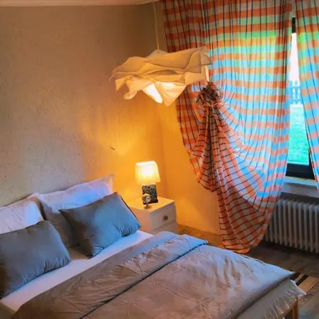 Haus Guelen Gaestehaus Naehe Nuerburgring Apartment Langenfeld (Eifel)