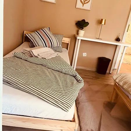 Haus Guelen Gaestehaus Naehe Nuerburgring Apartment Langenfeld (Eifel)